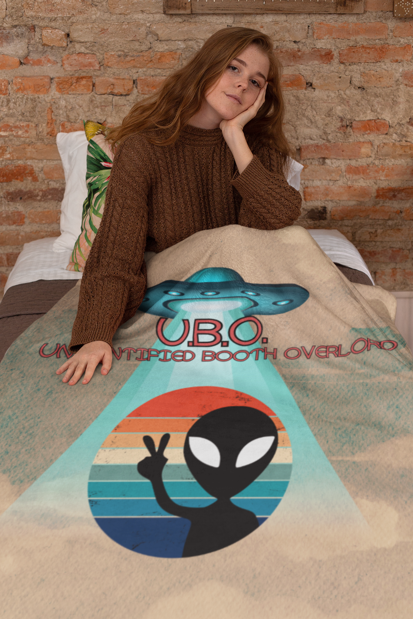 U.B.O. Unidentified Booth Overlord: Alien Style: Booth Throw Blanket